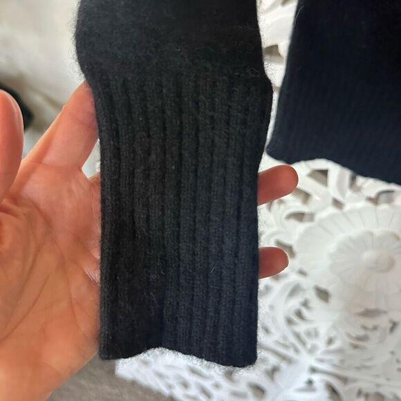 Antonio Melani Cashmere Crewneck - Picture 4 of 9